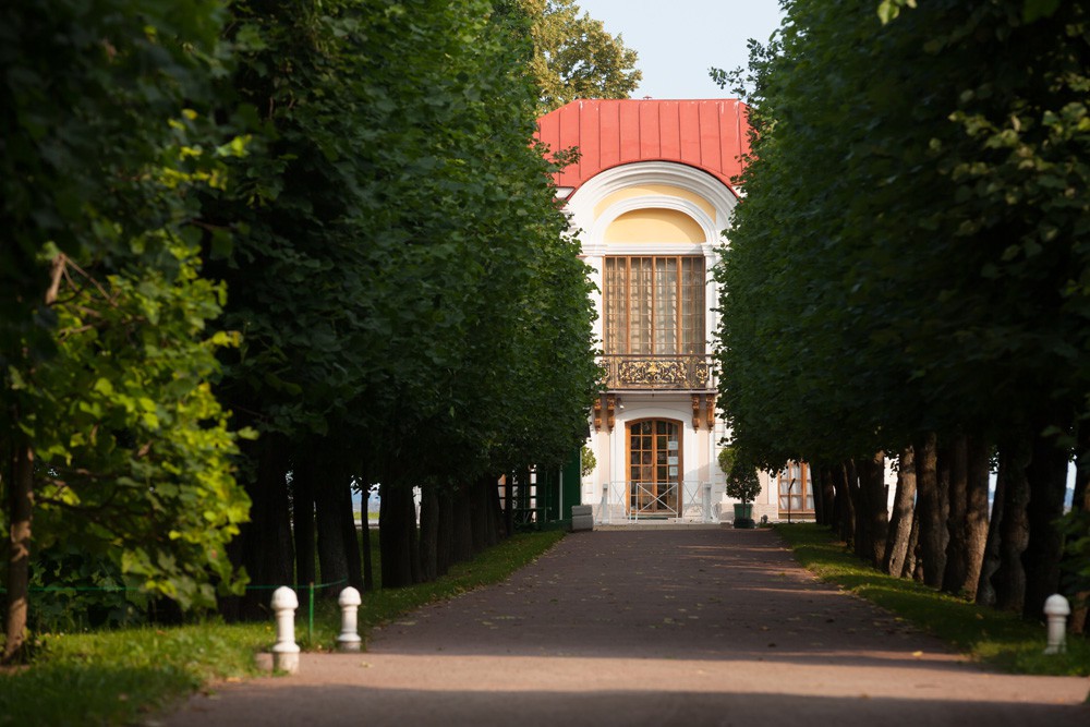 Дворец Эрмитаж в Петергофе