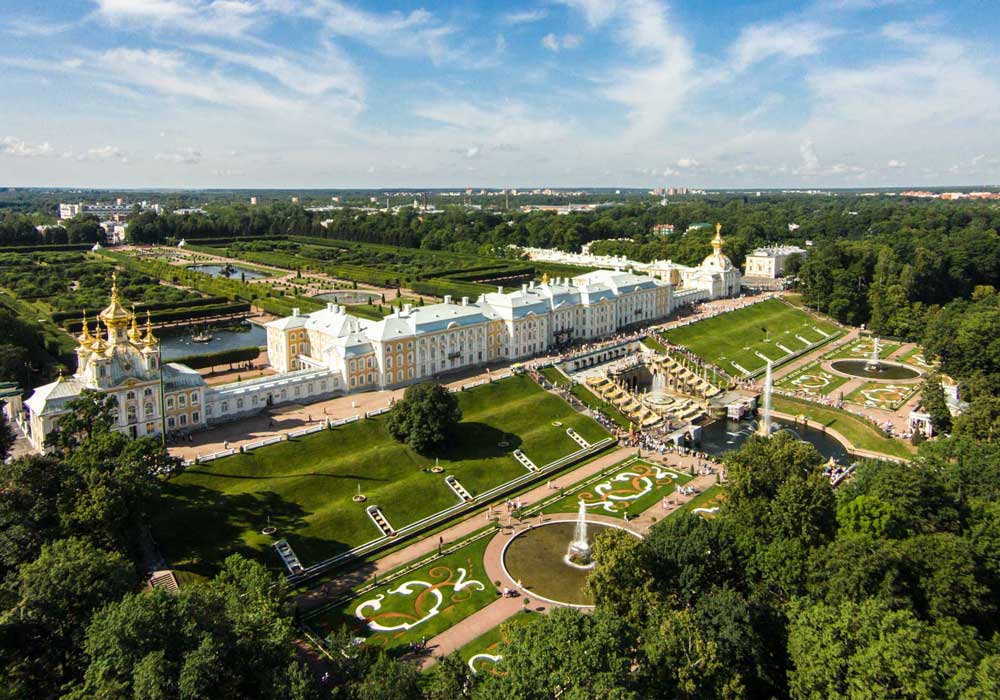 Большой Петергофский дворец с высоты